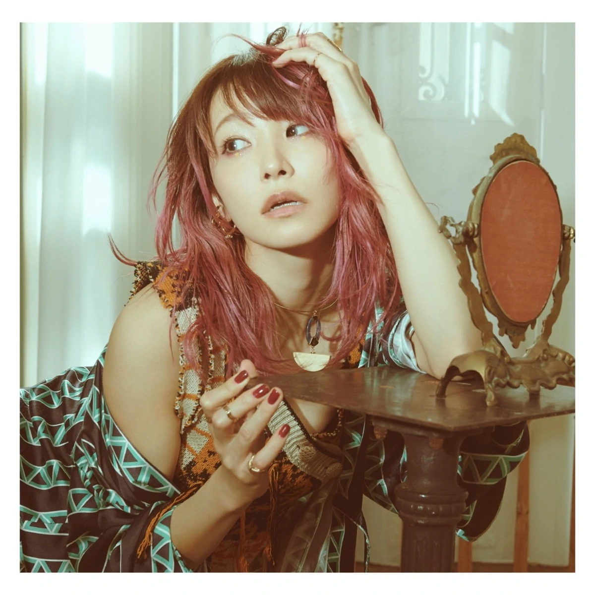 Cover for『LiSA - Gurenge』from the release『Gurenge』