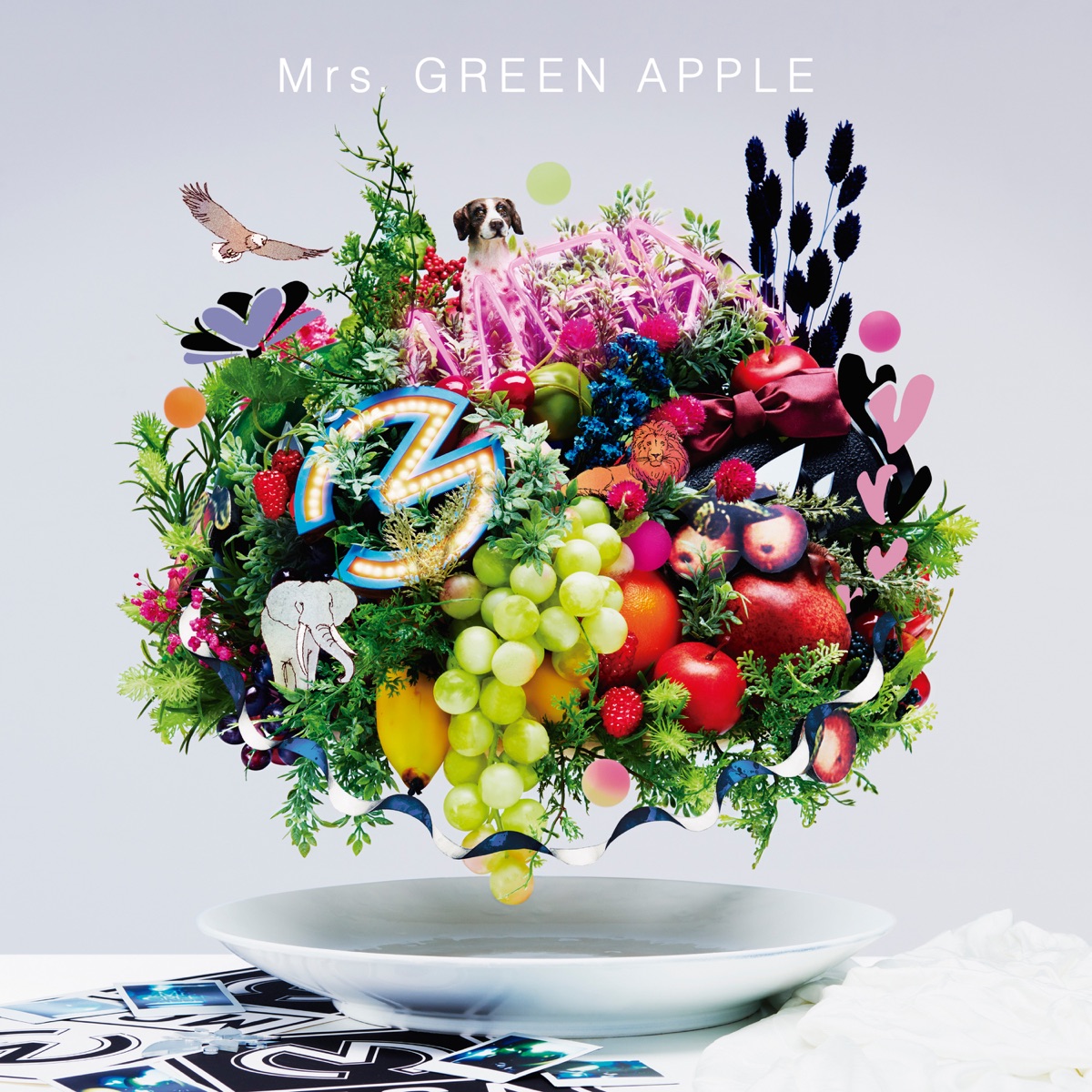 『Mrs. GREEN APPLE - Log (feat. 坂口有望)』収録の『Love me, Love you』ジャケット