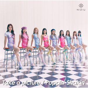 『NiziU - Take a picture』収録の『Take a picture / Poppin' Shakin'』ジャケット