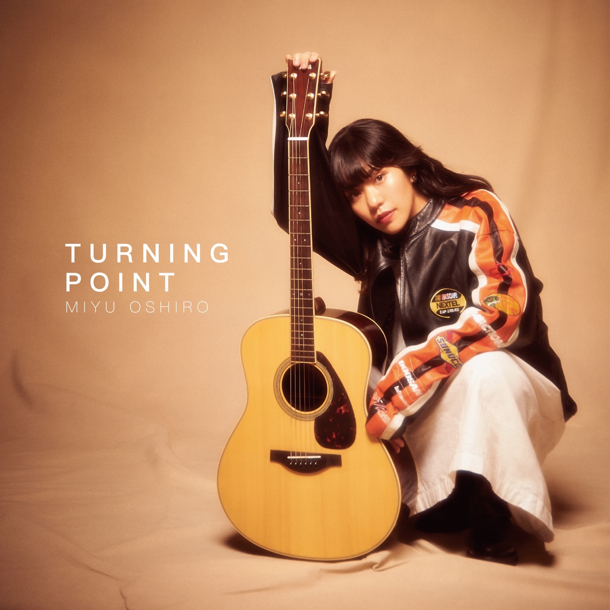 『大城美友 - ブルー・ホライズン 歌詞』収録の『TURNING POINT』ジャケット