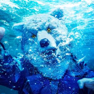 『MAN WITH A MISSION - INTO THE DEEP』収録の『INTO THE DEEP』ジャケット