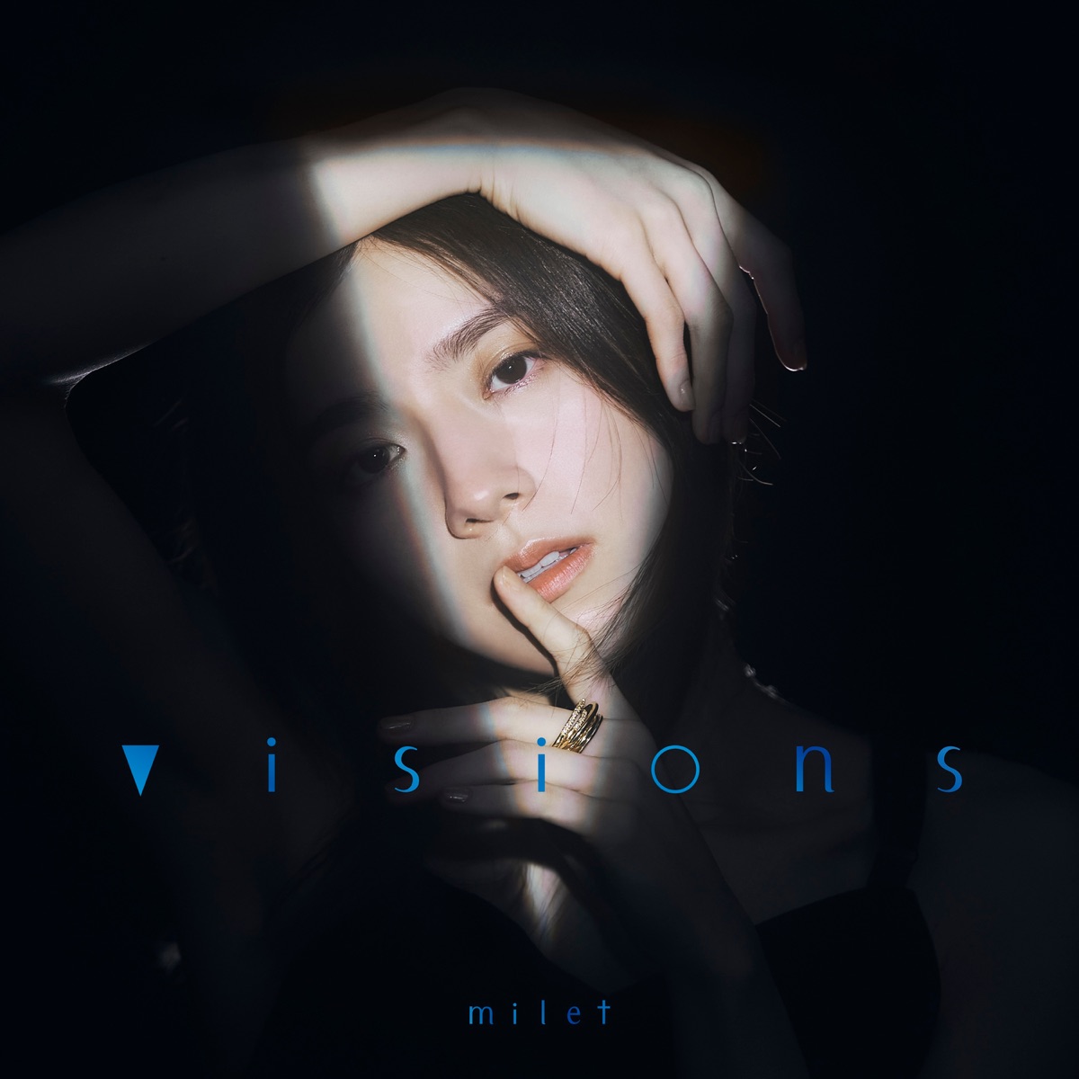 『milet - Shed a light』収録の『visions』ジャケット