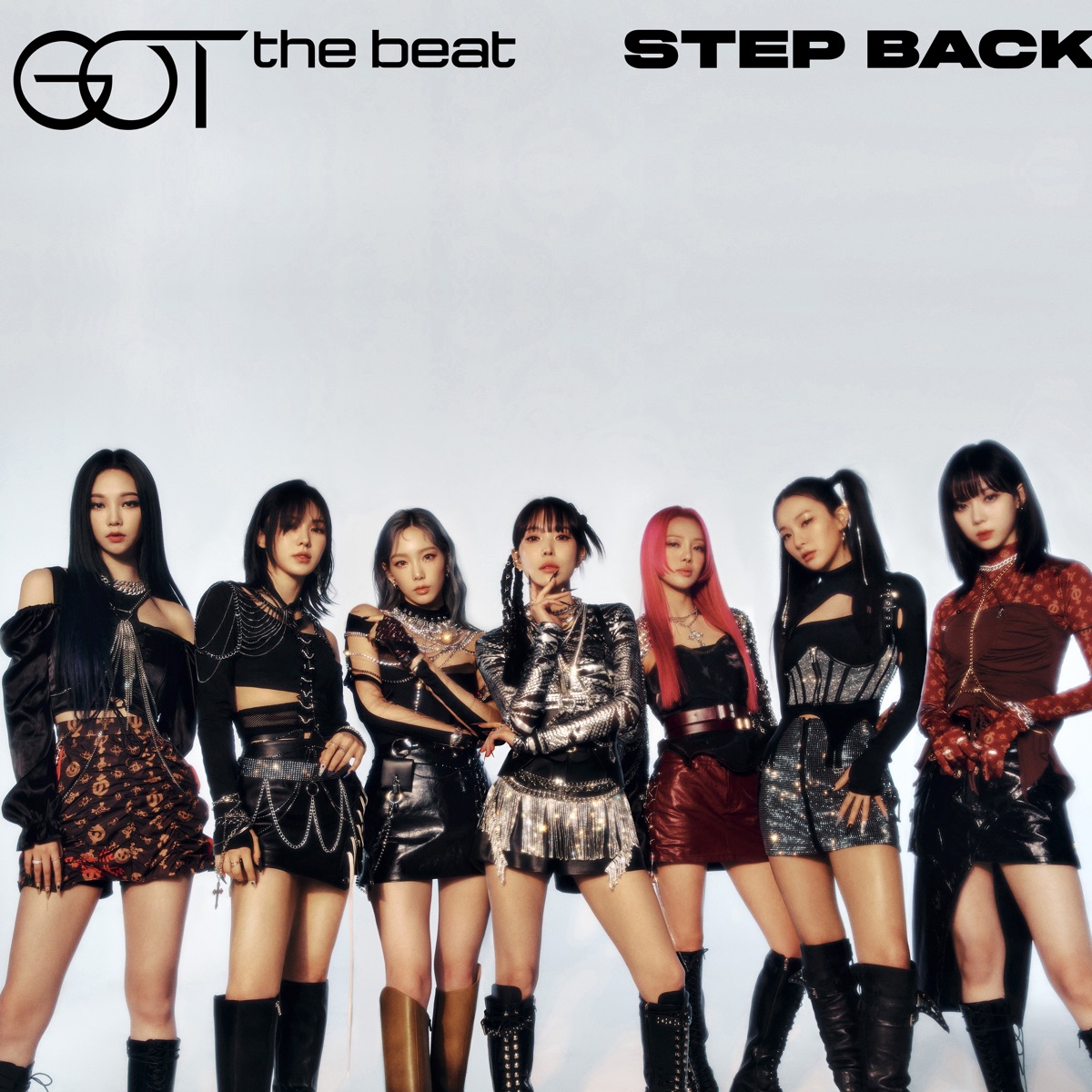 『GOT the beat (Girls On Top) - Step Back 歌詞』収録の『Step Back』ジャケット