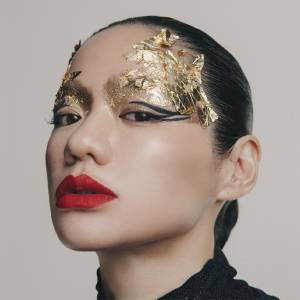 『Awich - 44 Bars』収録の『Queendom』ジャケット
