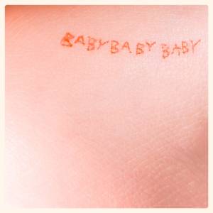 『植田真梨恵 - BABY BABY BABY』収録の『BABY BABY BABY』ジャケット