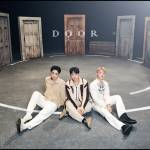 『FTISLAND - SCARLET』収録の『DOOR』ジャケット