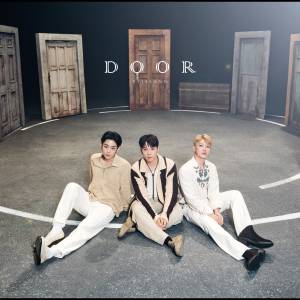 Cover art for『FTISLAND - In the Room』from the release『DOOR』