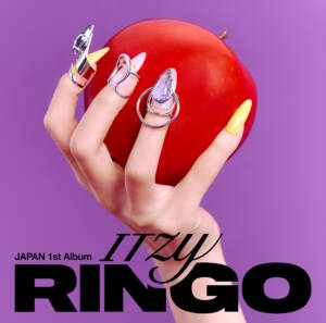 『ITZY - SNEAKERS -Japanese ver.-』収録の『RINGO』ジャケット