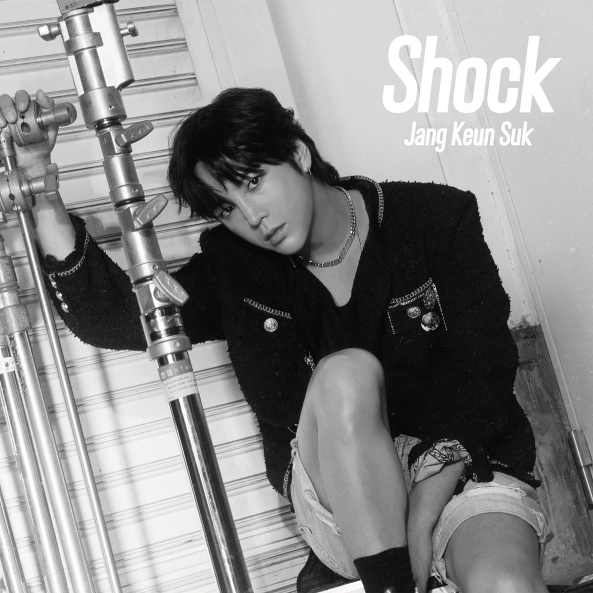 『チャン・グンソク - Movie Star』収録の『Shock』ジャケット