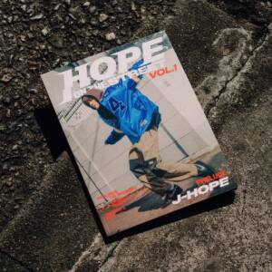 『j-hope - i don't know (With Huh Yun-jin of LE SSERAFIM)』収録の『HOPE ON THE STREET VOL.1』ジャケット